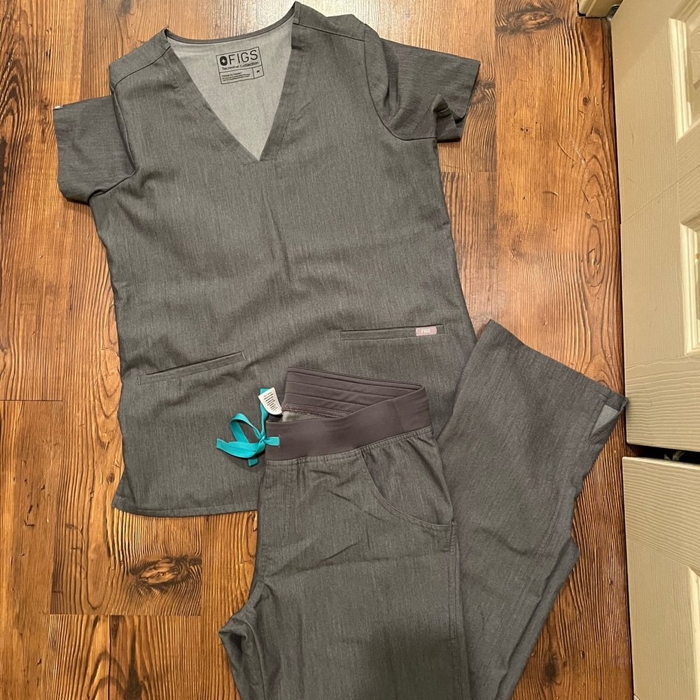 Graphite figs, perfect condition, medium top and bottom